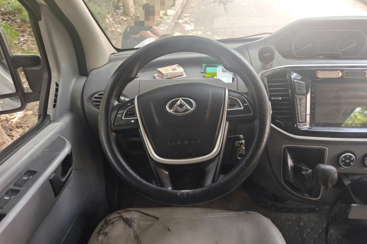 Used SAIC MAXUS Xintu V80 2018 2.5T 6-Speed Manual Aowentong Long-Wheelbase Mid-Roof 7/10-Seater Steering Wheel