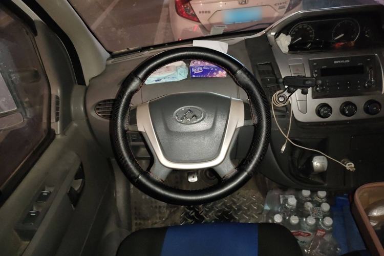 Used SAIC MAXUS Xintu V80 2018 2.5T 6-Speed Manual Aoyuntong Short Wheelbase Mid-Height 5-6 Seater Steering Wheel