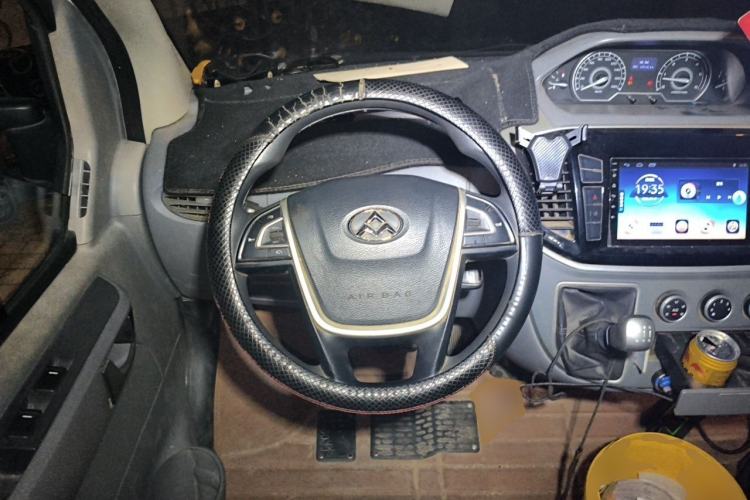 Used SAIC MAXUS Xintu V80 2018 2.5T 6-Speed Manual Aowentong Long-Wheelbase Mid-Roof 7/10-Seater Steering Wheel
