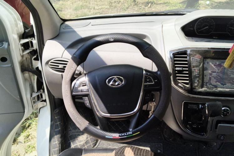 Used SAIC MAXUS Xintu V80 2018 2.5T AMT Elite Edition Long Wheelbase Mid-Roof 5-Seater Steering Wheel
