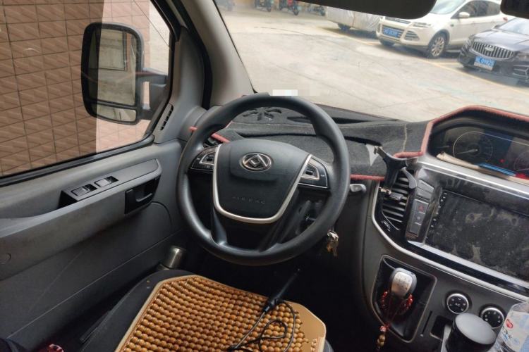Used SAIC MAXUS Xintu V80 2018 2.5T 6-Speed Manual Commercial Long Wheelbase Mid-Height 9-Seater Steering Wheel
