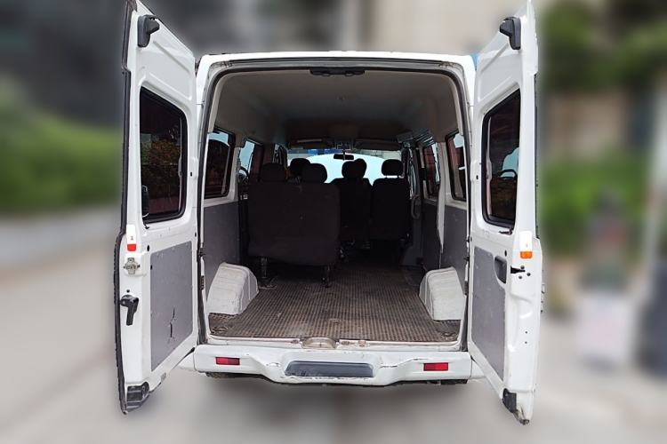 Used SAIC MAXUS Xintu V80  Trunk
