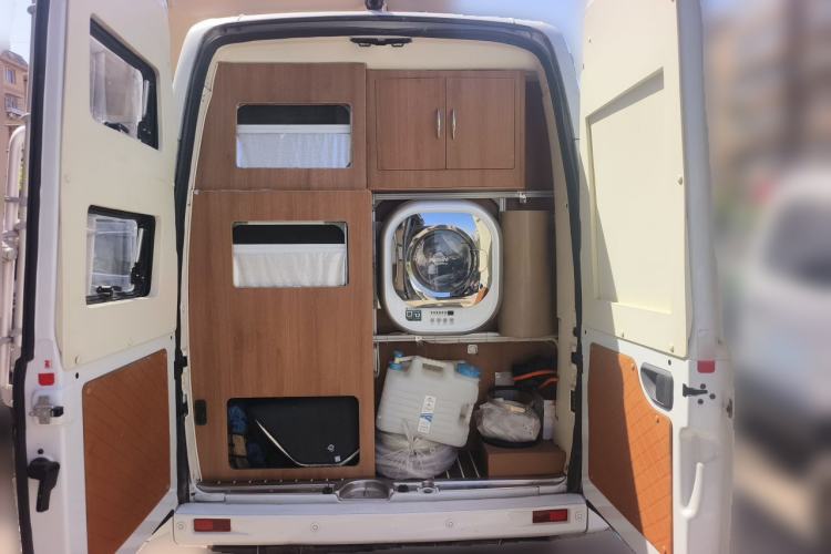 Used SAIC MAXUS Xintu V80  Trunk