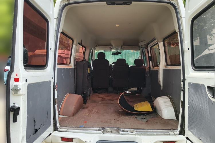 Used SAIC MAXUS Xintu V80  Trunk