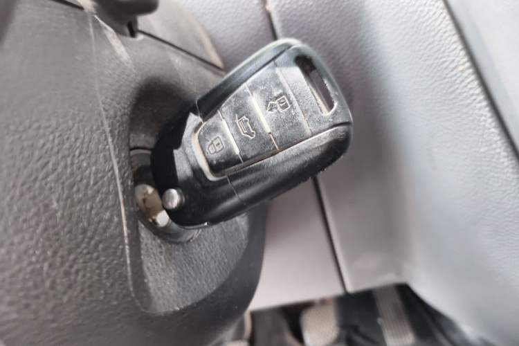 Used SAIC MAXUS Xintu V80  Vehicle Key