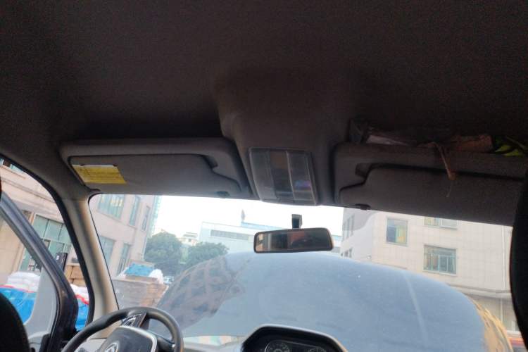 Used SAIC MAXUS Xintu V80 2019 2.5T Classic Version 6-Speed Manual – Aoyuntong Modified Long Wheelbase Mid-Height 7-Seater Headliner