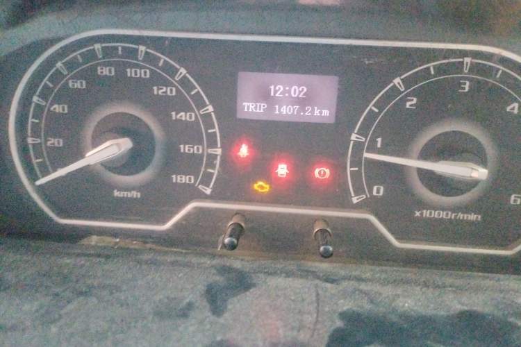Used SAIC MAXUS Xintu V80 2019 2.5T Classic Version 6-Speed Manual – Aoyuntong Modified Long Wheelbase Mid-Height 7-Seater Instrument Cluster