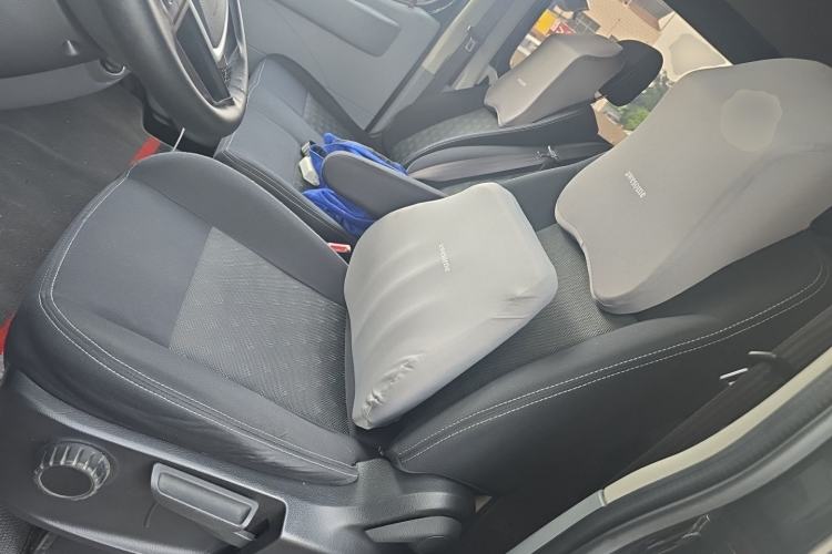Used SAIC MAXUS Xintu V80 2019 2.5T Classic Edition 6-Speed Manual – Aoyuntong Short Wheelbase Mid-Height Design 5/6 Seats Left Front Seat