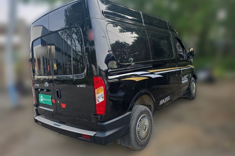 Used SAIC MAXUS Xintu V80 2019 2.5T Classic Edition 6-Speed Manual – Aoyuntong Short Wheelbase Mid-Height Design 5/6 Seats Rear Right 45 Deg