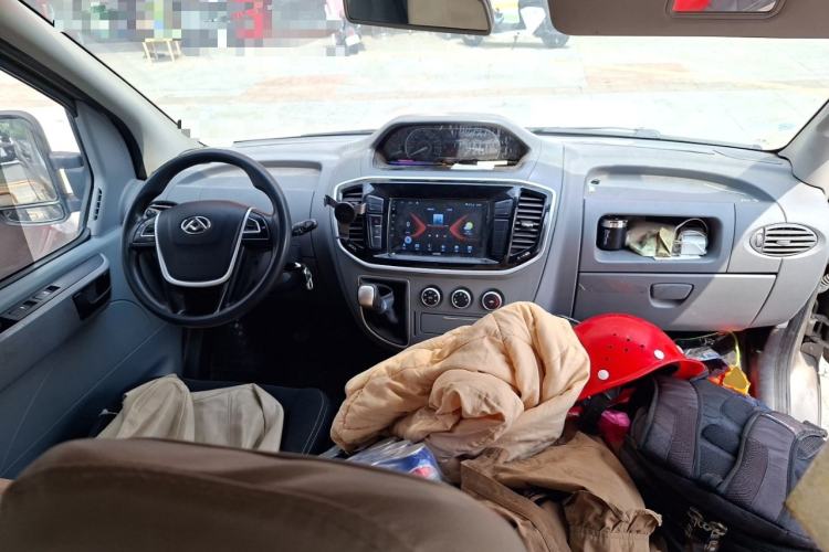 Used SAIC MAXUS Xintu V80 2019 2.5T Classic Edition 6-Speed Manual – Aoyuntong Short Wheelbase Mid-Height Design 5/6 Seats Center Console