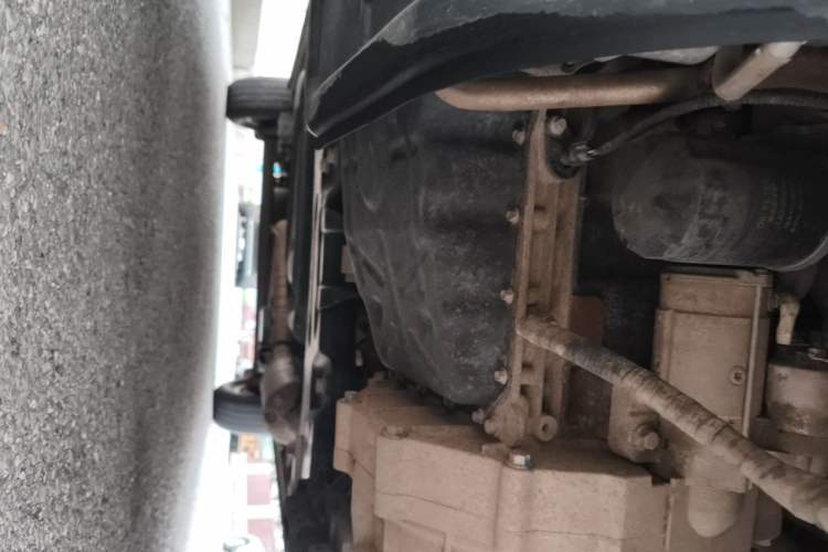Used SAIC MAXUS Xintu V80 2019 2.0T Plus 6-Speed Manual – Aoyuntong Short Wheelbase Ultra-Low Roof 5/6-Seater Chassis Front