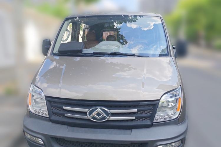 Used SAIC MAXUS Xintu V80 2019 2.5T Classic Model AMT Aoyuntong Short Wheelbase Ultra-Low Roof 5/6-Seater Front