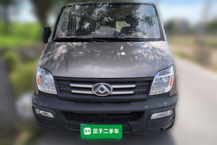 Used SAIC MAXUS Xintu V80 2019 2.5T Classic Model 6-Speed Manual – Aoyuntong Short Wheelbase Ultra-Low Roof 5/6 Seats Front