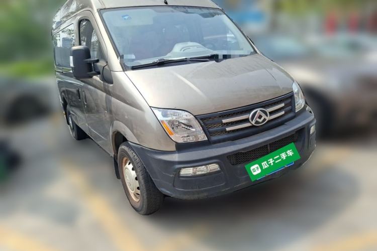Used SAIC MAXUS Xintu V80 2019 2.5T Classic Edition 6-Speed Manual – Aoyuntong Short Wheelbase Mid-Height Design 5/6 Seats Front Right 45 Deg