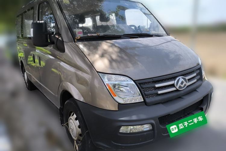 Used SAIC MAXUS Xintu V80 2019 2.5T Classic Model 6-Speed Manual – Aoyuntong Short Wheelbase Ultra-Low Roof 5/6 Seats Front Right 45 Deg