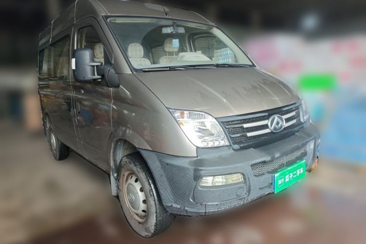 Used SAIC MAXUS Xintu V80 2019 2.5T Classic Edition 6-Speed Manual – Aoyuntong Modified Version Short Wheelbase Mid-Height Roof 5/6 Seats Front Right 45 Deg