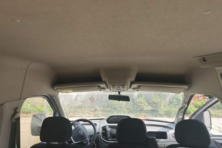 Used SAIC MAXUS Xintu V80 2019 2.5T Classic Version 6-Speed Manual – Aoyuntong Modified Long Wheelbase Mid-Height 7-Seater Headliner