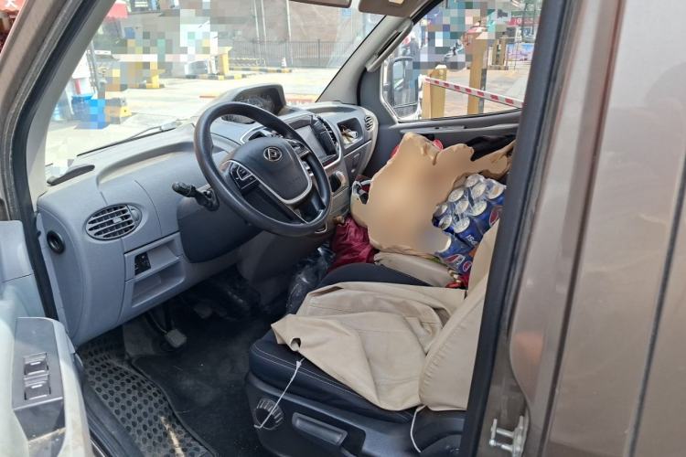 Used SAIC MAXUS Xintu V80 2019 2.5T Classic Edition 6-Speed Manual – Aoyuntong Short Wheelbase Mid-Height Design 5/6 Seats Left Front Seat