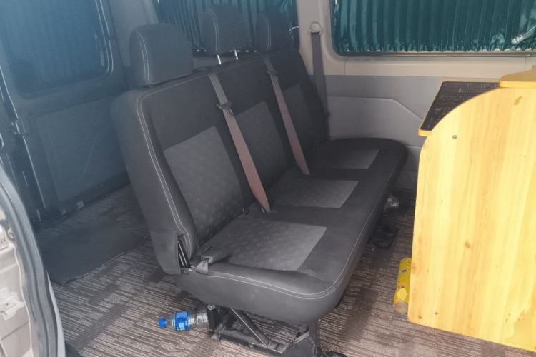 Used SAIC MAXUS Xintu V80 2019 2.0T Plus 6-Speed Manual – Aoyuntong Short Wheelbase Ultra-Low Roof 5/6-Seater Left Rear Seat