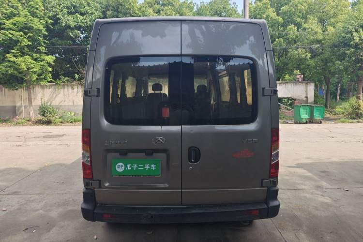 Used SAIC MAXUS Xintu V80 2019 2.5T Classic Version 6-Speed Manual – Aoyuntong Modified Long Wheelbase Mid-Height 7-Seater Rear