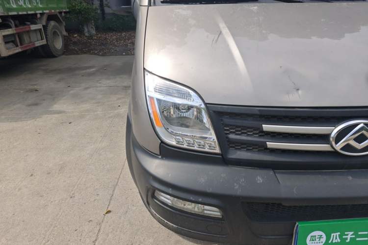 Used SAIC MAXUS Xintu V80 2019 2.5T Classic Version 6-Speed Manual – Aoyuntong Modified Long Wheelbase Mid-Height 7-Seater Right Front Headlight