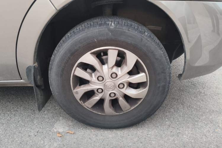 Used SAIC MAXUS Xintu V80 2019 2.0T Plus 6-Speed Manual – Aoyuntong Short Wheelbase Ultra-Low Roof 5/6-Seater Right Front Wheel Hub