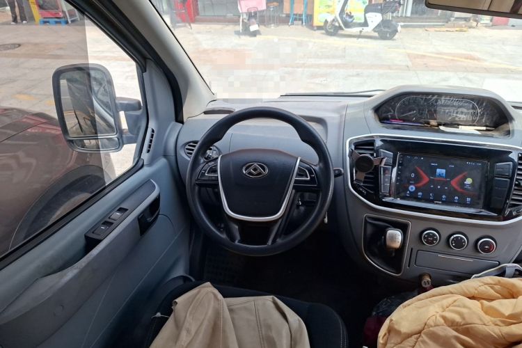 Used SAIC MAXUS Xintu V80 2019 2.5T Classic Edition 6-Speed Manual – Aoyuntong Short Wheelbase Mid-Height Design 5/6 Seats Steering Wheel