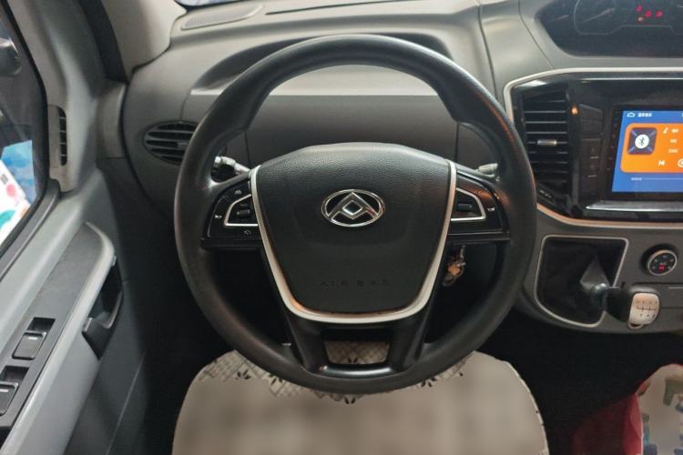 Used SAIC MAXUS Xintu V80 2019 2.5T Classic Edition 6-Speed Manual – Aoyuntong Modified Version Short Wheelbase Mid-Height Roof 5/6 Seats Steering Wheel
