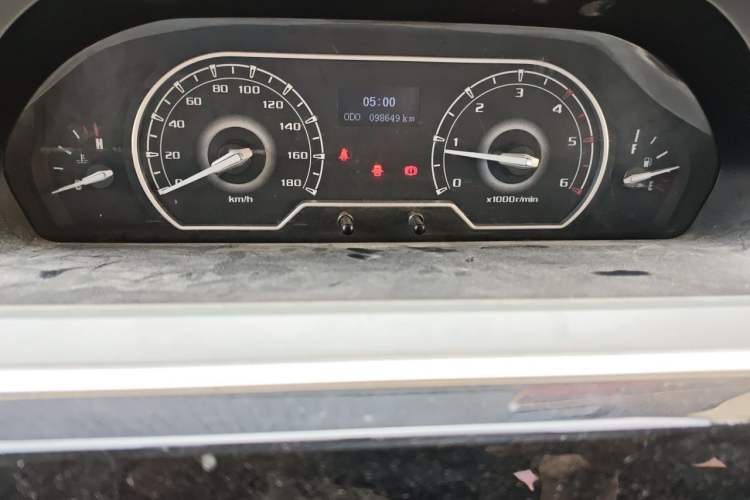 Used SAIC MAXUS Xintu V80 2019 2.5T Classic Edition 6-Speed Manual – Aoyuntong Short Wheelbase Mid-Height Design 5/6 Seats Instrument Cluster