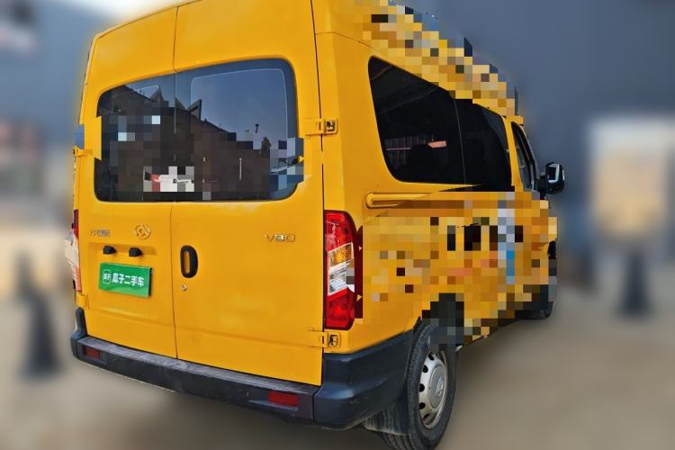 Used SAIC MAXUS Xintu V80 2019 2.5T Classic Edition 6-Speed Manual – Aoyuntong Short Wheelbase Mid-Height Design 5/6 Seats Rear Right 45 Deg