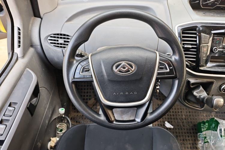 Used SAIC MAXUS Xintu V80 2019 2.5T Classic Edition 6-Speed Manual – Aoyuntong Short Wheelbase Mid-Height Design 5/6 Seats Steering Wheel
