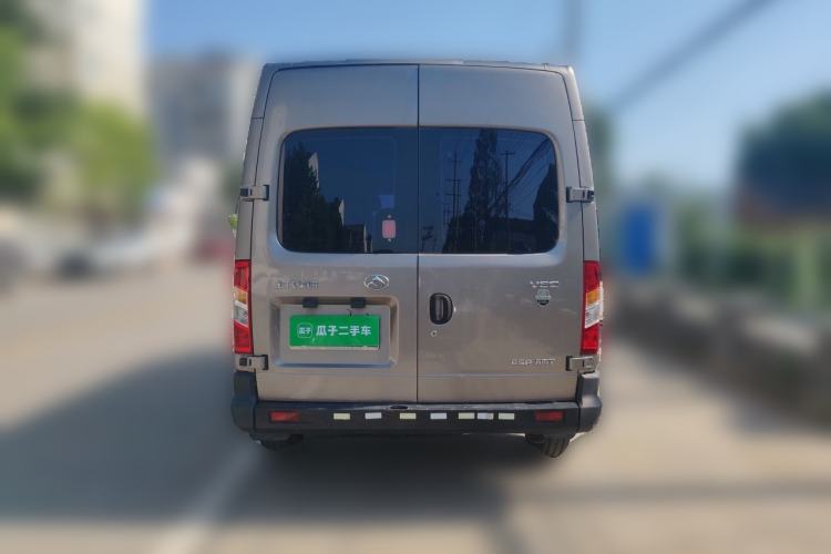 Used SAIC MAXUS Xintu V80 2019 2.5T Classic Model AMT Aoyuntong Long Wheelbase Mid-Roof 7-Seater Rear