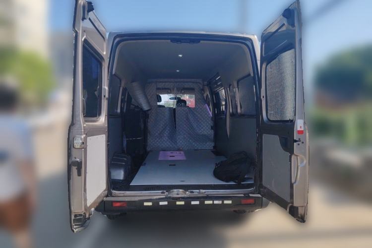 Used SAIC MAXUS Xintu V80 2019 2.5T Classic Model AMT Aoyuntong Long Wheelbase Mid-Roof 7-Seater Trunk