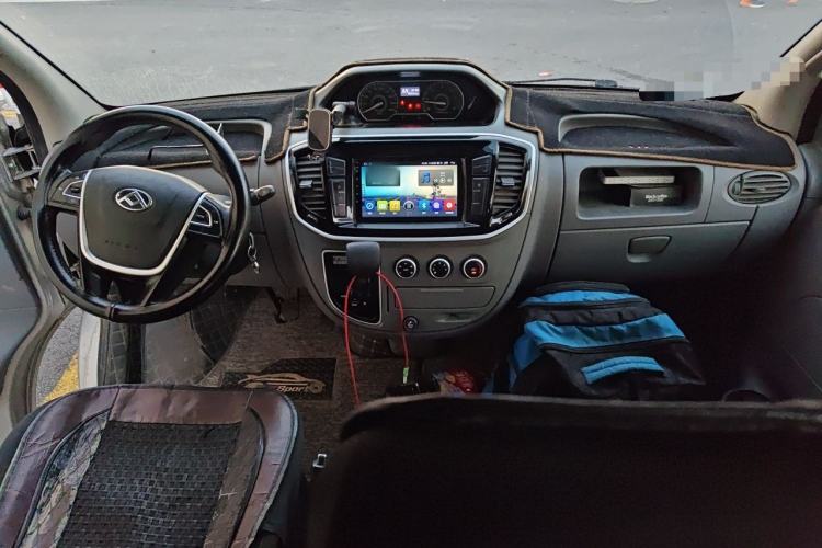 Used SAIC MAXUS Xintu V80 2019 2.5T Classic Model AMT Aoyuntong Long Wheelbase Mid-Roof 7-Seater Center Console