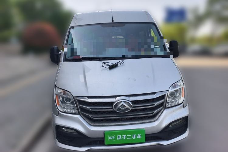 Used SAIC MAXUS Xintu V80 2019 2.5T Classic Model 6-Speed Manual Aotong Long Wheelbase Mid-Height 7-Seater Front