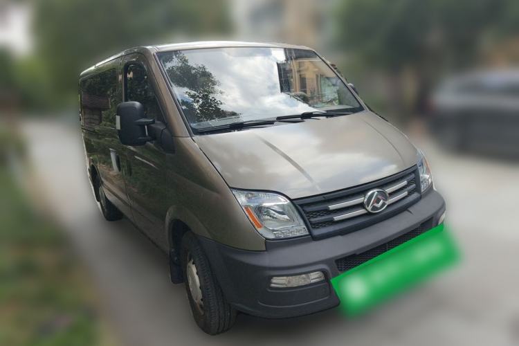 Used SAIC MAXUS Xintu V80 2019 2.5T Classic Model 6-Speed Manual – Aoyuntong Short Wheelbase Ultra-Low Roof 5/6 Seats Front Right 45 Deg