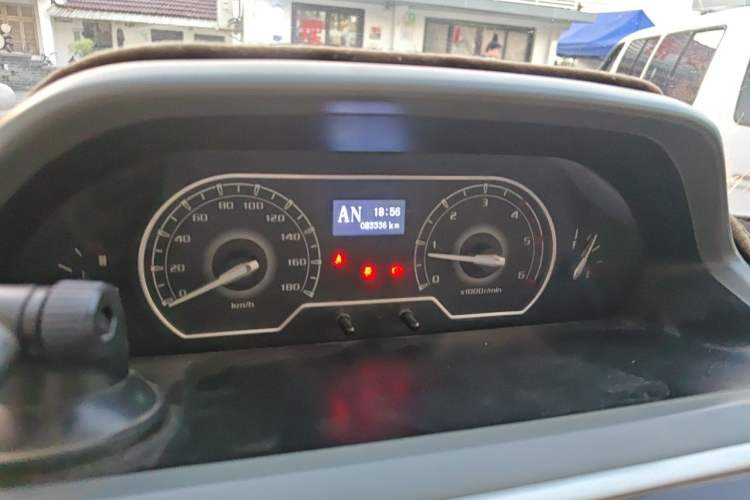 Used SAIC MAXUS Xintu V80 2019 2.5T Classic Model AMT Aoyuntong Long Wheelbase Mid-Roof 7-Seater Instrument Cluster
