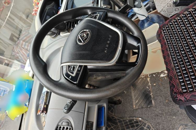 Used SAIC MAXUS Xintu V80 2019 2.5T Classic Edition AMT Aoyuntong Facelifted Long Wheelbase Mid-Height 7-Seater Steering Wheel