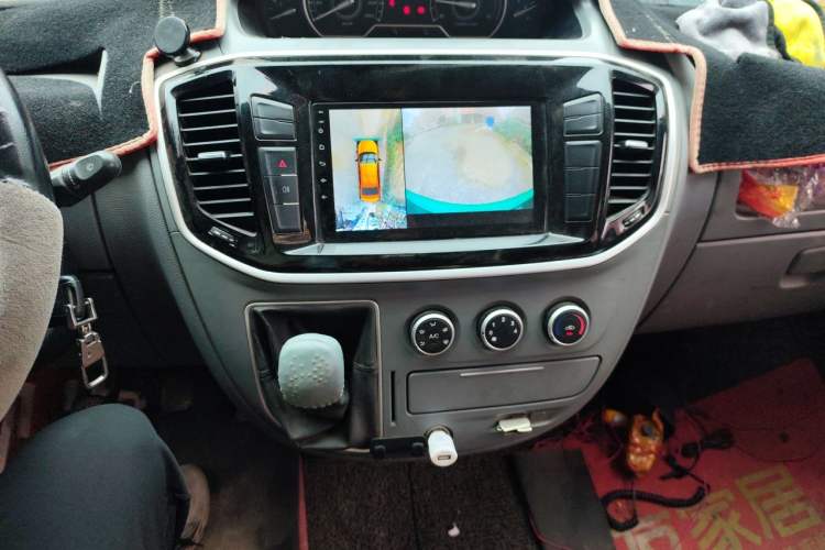 Used SAIC MAXUS Xintu V80 2019 2.5T Classic Model 6-Speed Manual – Aoyuntong Modified Version Short Wheelbase Ultra-Low Roof 5/6 Seats Audio And AC Panel