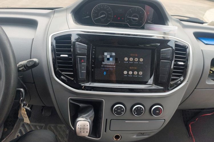 Used SAIC MAXUS Xintu V80 2019 2.5T Classic Version 6-Speed Manual – Aoyuntong Modified Long Wheelbase Mid-Height 7-Seater Audio And AC Panel
