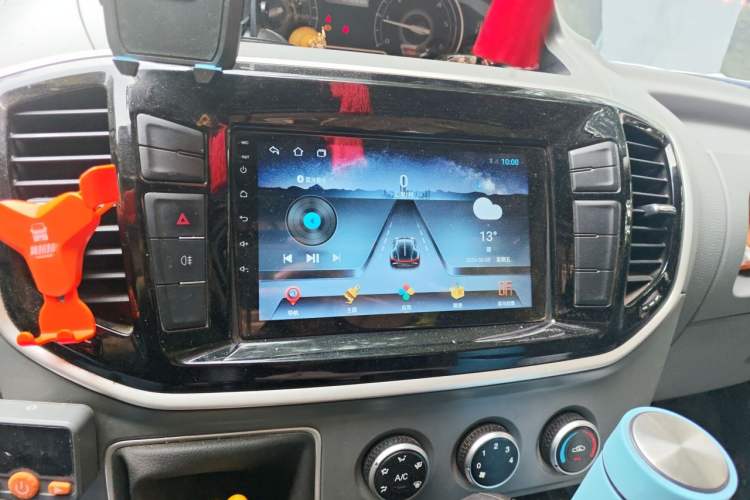 Used SAIC MAXUS Xintu V80 2019 2.5T Classic Version 6-Speed Manual – Aoyuntong Modified Long Wheelbase Mid-Height 7-Seater Audio And AC Panel