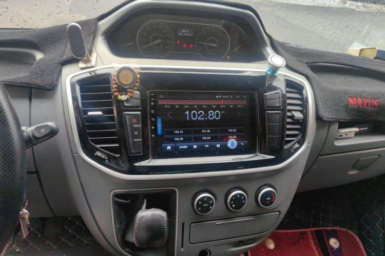 Used SAIC MAXUS Xintu V80 2019 2.5T Classic Version 6-Speed Manual – Aoyuntong Modified Long Wheelbase Mid-Height 7-Seater Audio And AC Panel