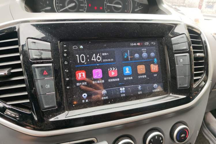 Used SAIC MAXUS Xintu V80 2019 2.5T Classic AMT Aoyuntong Facelifted Short-Wheelbase Mid-Roof 5/6-Seater Audio And AC Panel