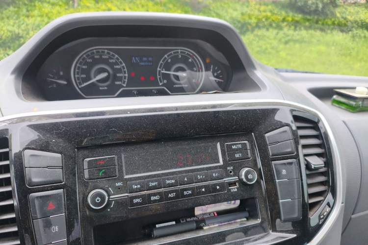 Used SAIC MAXUS Xintu V80  Audio And AC Panel