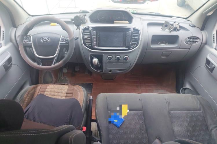 Used SAIC MAXUS Xintu V80 2019 2.5T Classic Model 6-Speed Manual Aotong Long Wheelbase Mid-Height 7-Seater Center Console