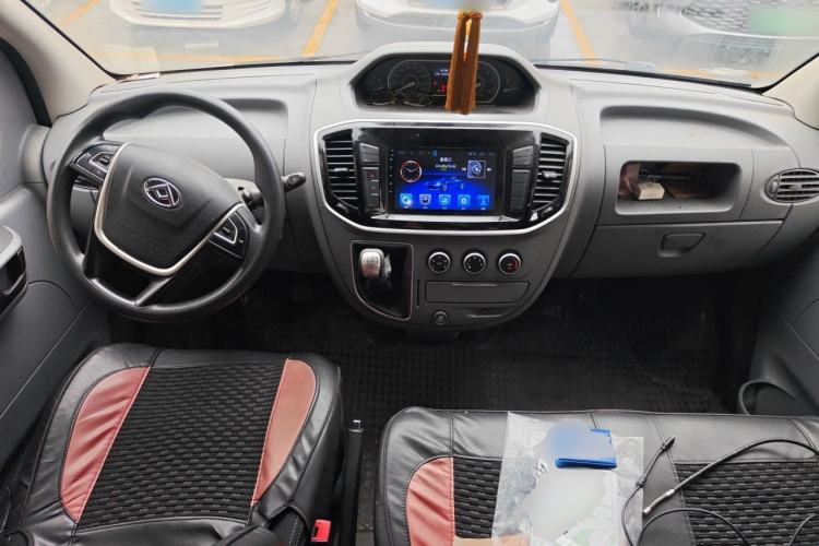Used SAIC MAXUS Xintu V80 2019 2.5T Classic Edition 6-Speed Manual – Aoyuntong Short Wheelbase Mid-Height Design 5/6 Seats Center Console