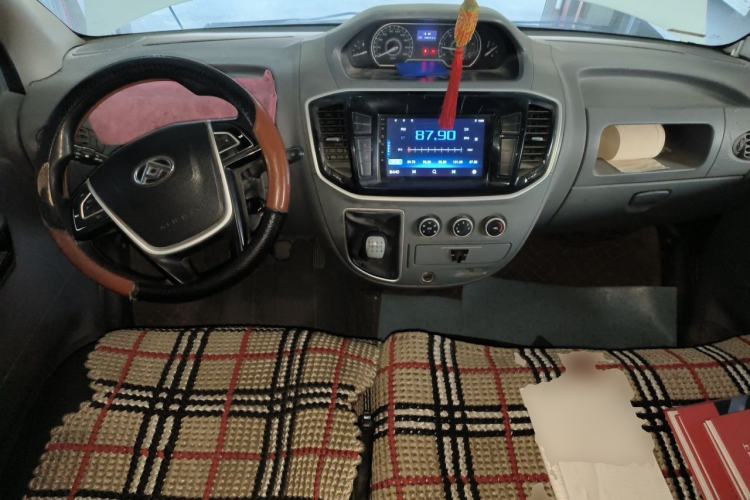 Used SAIC MAXUS Xintu V80 2019 2.5T Classic Edition 6-Speed Manual – Aoyuntong Long Wheelbase Mid-Roof 10-Seater Center Console