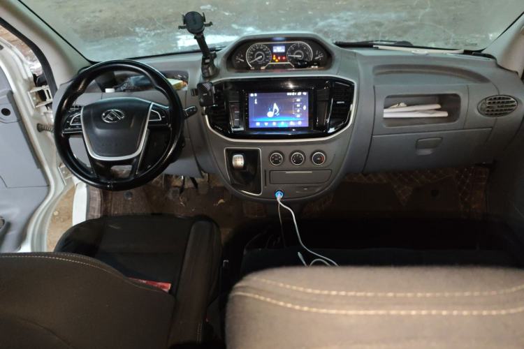 Used SAIC MAXUS Xintu V80 2019 2.5T Classic Version 6-Speed Manual – Aoyuntong Modified Long Wheelbase Mid-Height 7-Seater Center Console