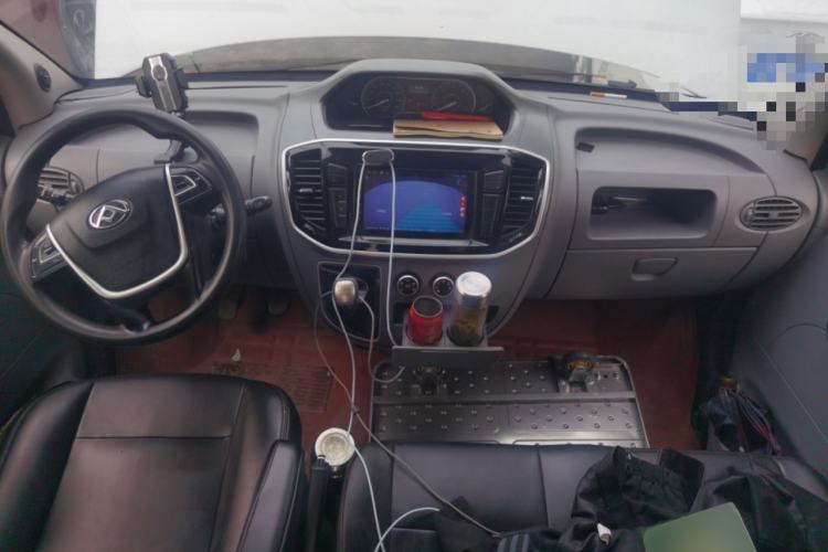 Used SAIC MAXUS Xintu V80 2019 2.5T Classic Version 6-Speed Manual – Aoyuntong Modified Long Wheelbase Mid-Height 7-Seater Center Console