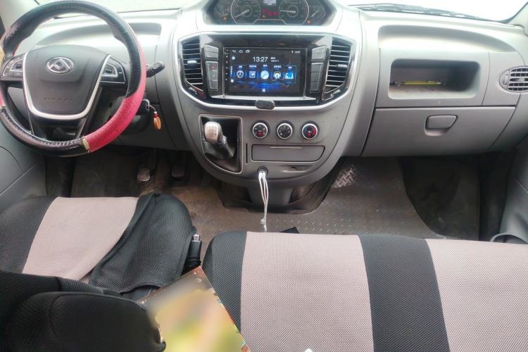 Used SAIC MAXUS Xintu V80 2019 2.0T Plus 6-Speed Manual – Aoyuntong Short Wheelbase Ultra-Low Roof 5/6-Seater Center Console